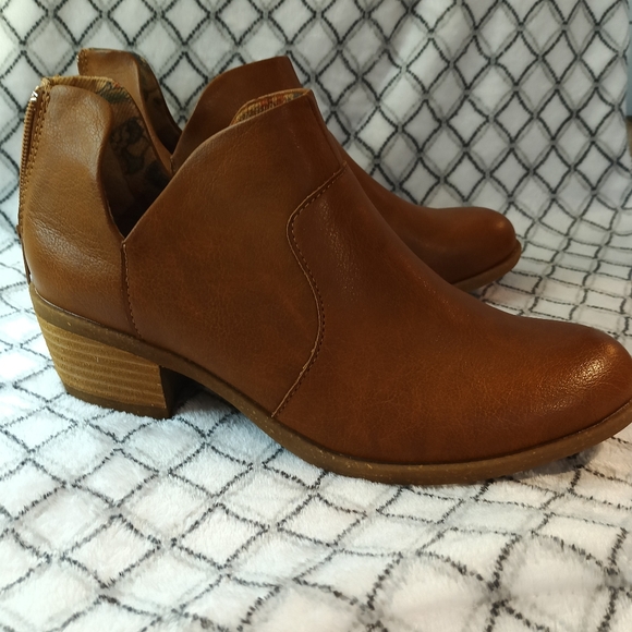 New!! B.o.c. camel bootie size 6.5 - Picture 2 of 10